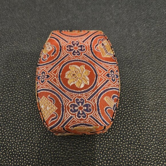 ASIAN NATURAL GREEN & BROWN JADEITE TWO-SIDED FISH PENDANT WITH CHAMOIS NECKLACE - Picture 13 of 16